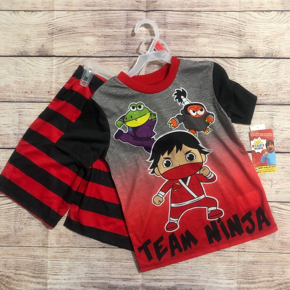 NWT Ryan’s World Boys Pajama Set - size 4-5 (XS)